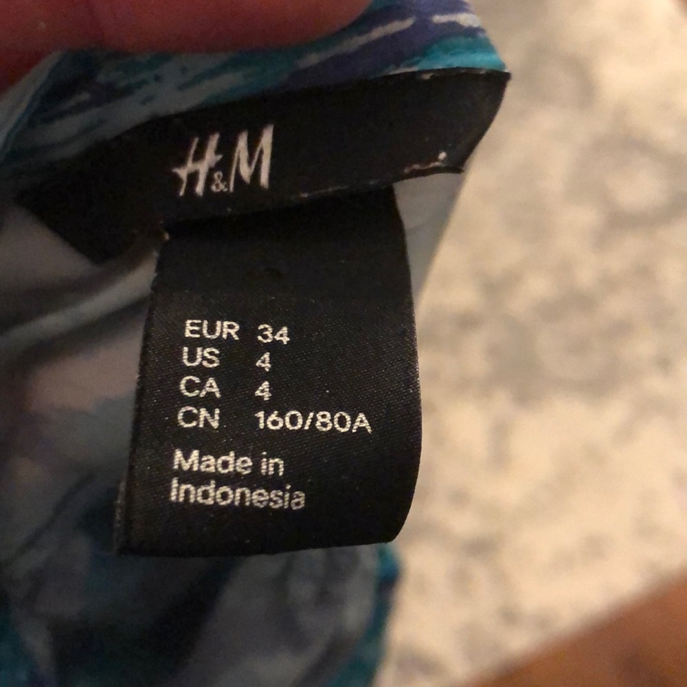 H&M blouse - Picture 3 of 3